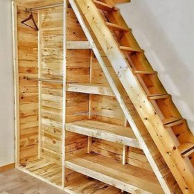 Cầu thang dẫn lên gác xép kết hợp tủ để đồ - Thiết kế thông minh cho không gian nhỏ, hẹp