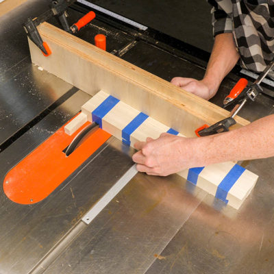 Tạo đường khuyết vuông cho các thanh trên thân ghế