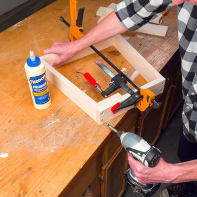 Ráp phần chân ghế gỗ dài