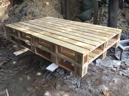 Giường pallet gỗ