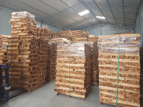 Kho lưu trữ pallet gỗ
