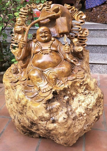 Tượng Phật gỗ thông đỏ