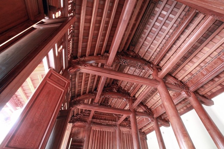 So sánh giữa xà gồ gỗ và xà gồ thép