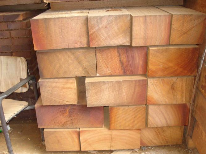 Địa chỉ chuyên phân phối các loại xà gồ gỗ chất lượng