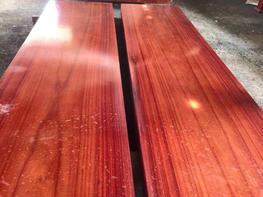 Gỗ hương huyết Nam Phi