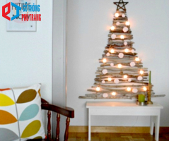 Cây thông từ những thanh củi đẹp giản dị. Ảnh Internet