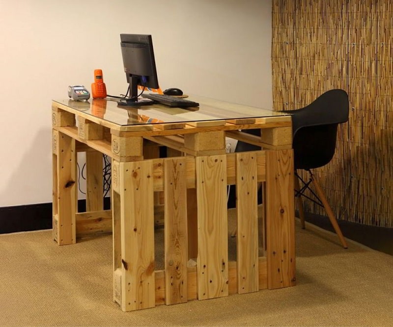 lam ban trang diem bang pallet go