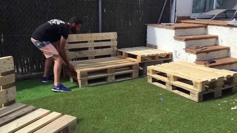 làm bàn ghế bằng gỗ pallet