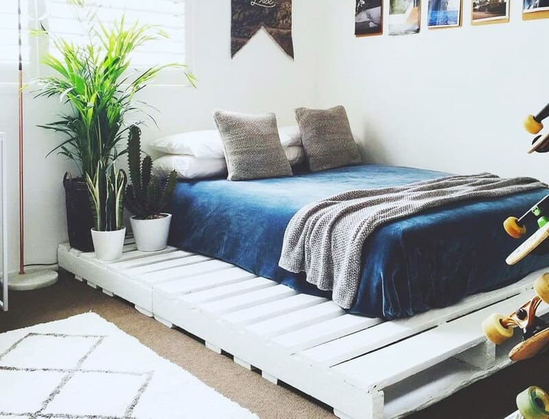 Mẫu giường Pallet trắng phối xanh