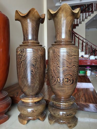 Vật dụng làm từ mun đuôi công