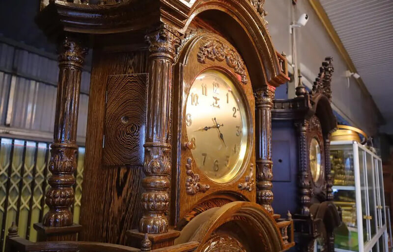 Đồng hồ gỗ Mun cao cấp