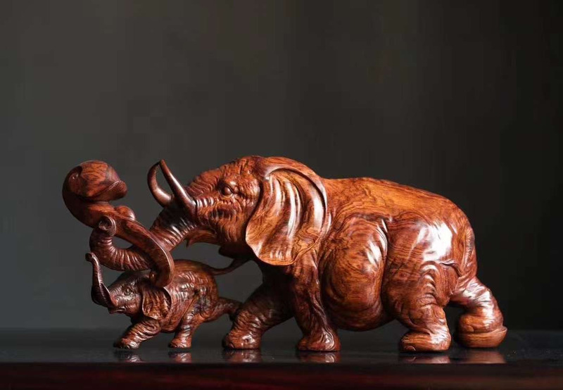Tượng voi như ý mẫu tử gỗ Sưa Hải Nam
