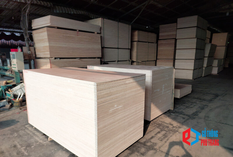 Ván ép chất lượng cao của Cửa hàng Phú Trang tại Vũng Tàu