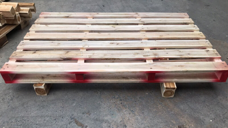 Pallet gỗ chất lượng cao tại cửa hàng Phú Trang