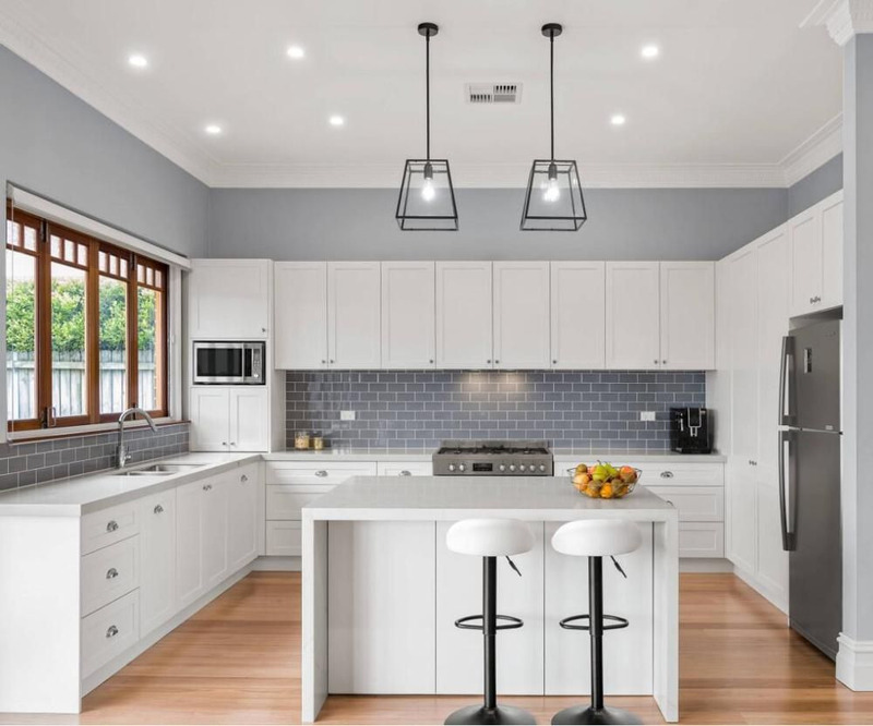 Tủ bếp gỗ MFC kết hợp tủ lạnh âm tường