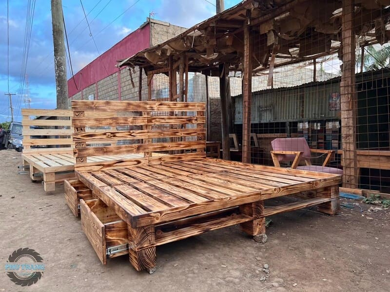 Giường pallet gỗ