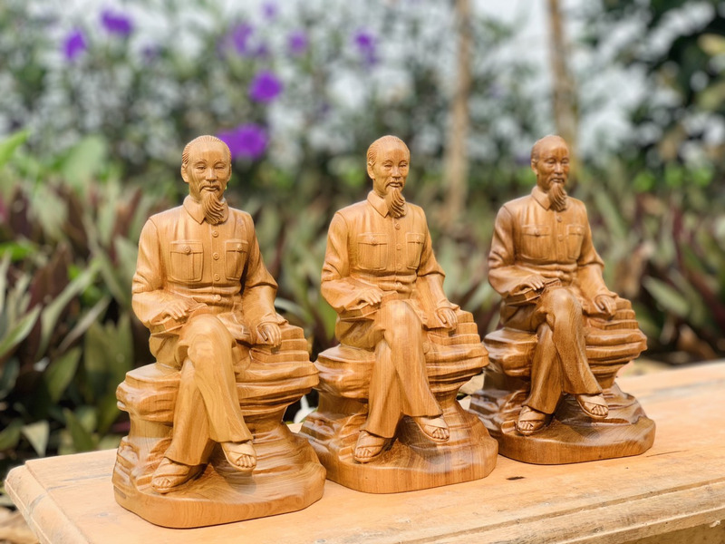 gỗ bách xanh giá bao nhiêu