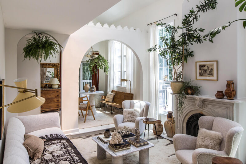 Trang trí phòng khách tối giản, cổ điển với tường trắng