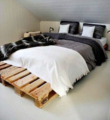 Làm giường bằng gỗ pallet