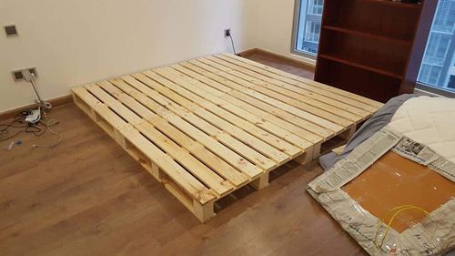 Bán giường gỗ pallet