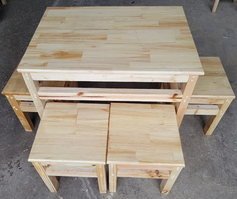 bàn ghế gỗ thông cho quán cafe