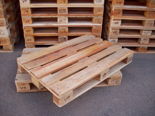 pallet nhựa xe nâng