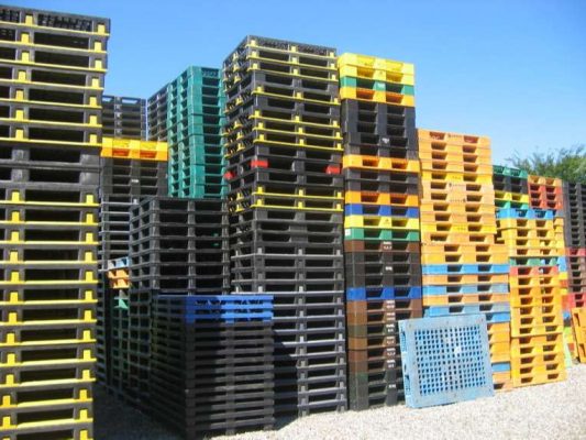 giá pallet nhựa cũ