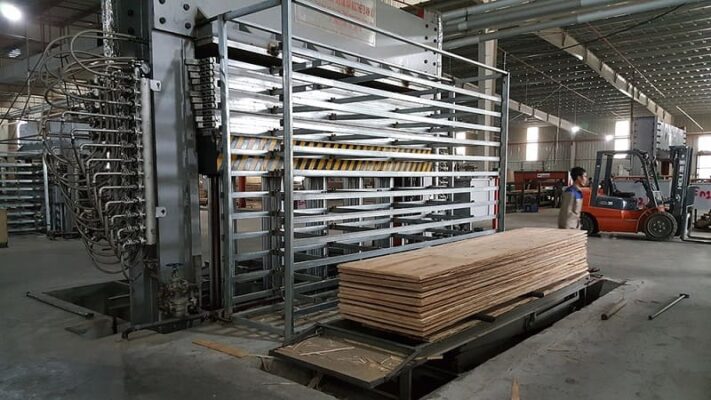 quy trình sản xuất ván ép phủ phim