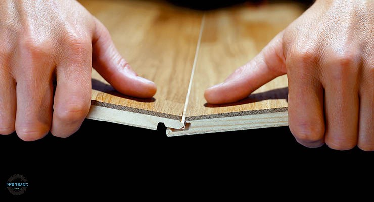 Hèm khóa ảnh hưởng như thế nào đến chất lượng sàn gỗ